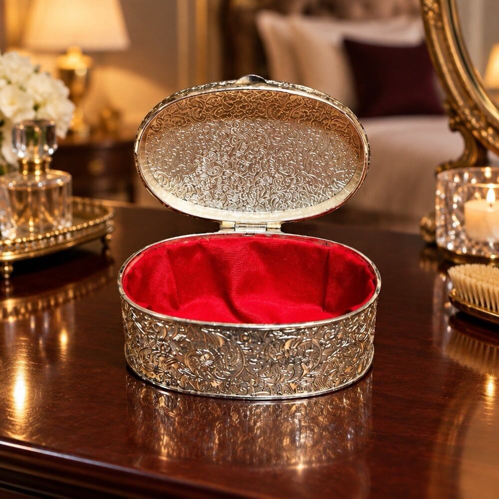 Vintage Silver Plated Jewelry Box Ornate Leaf Pattern Oval with Hinged Lid
